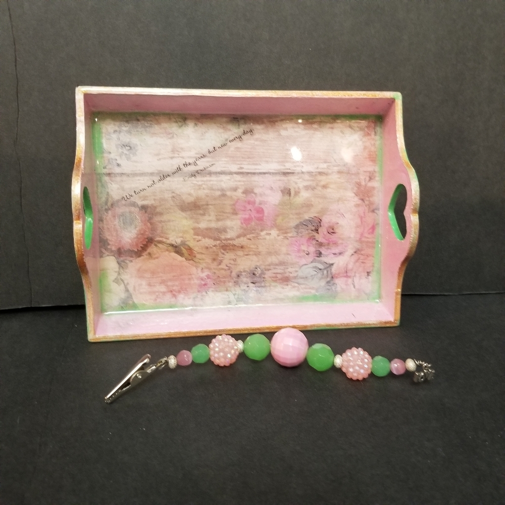 Rolling tray and clip
